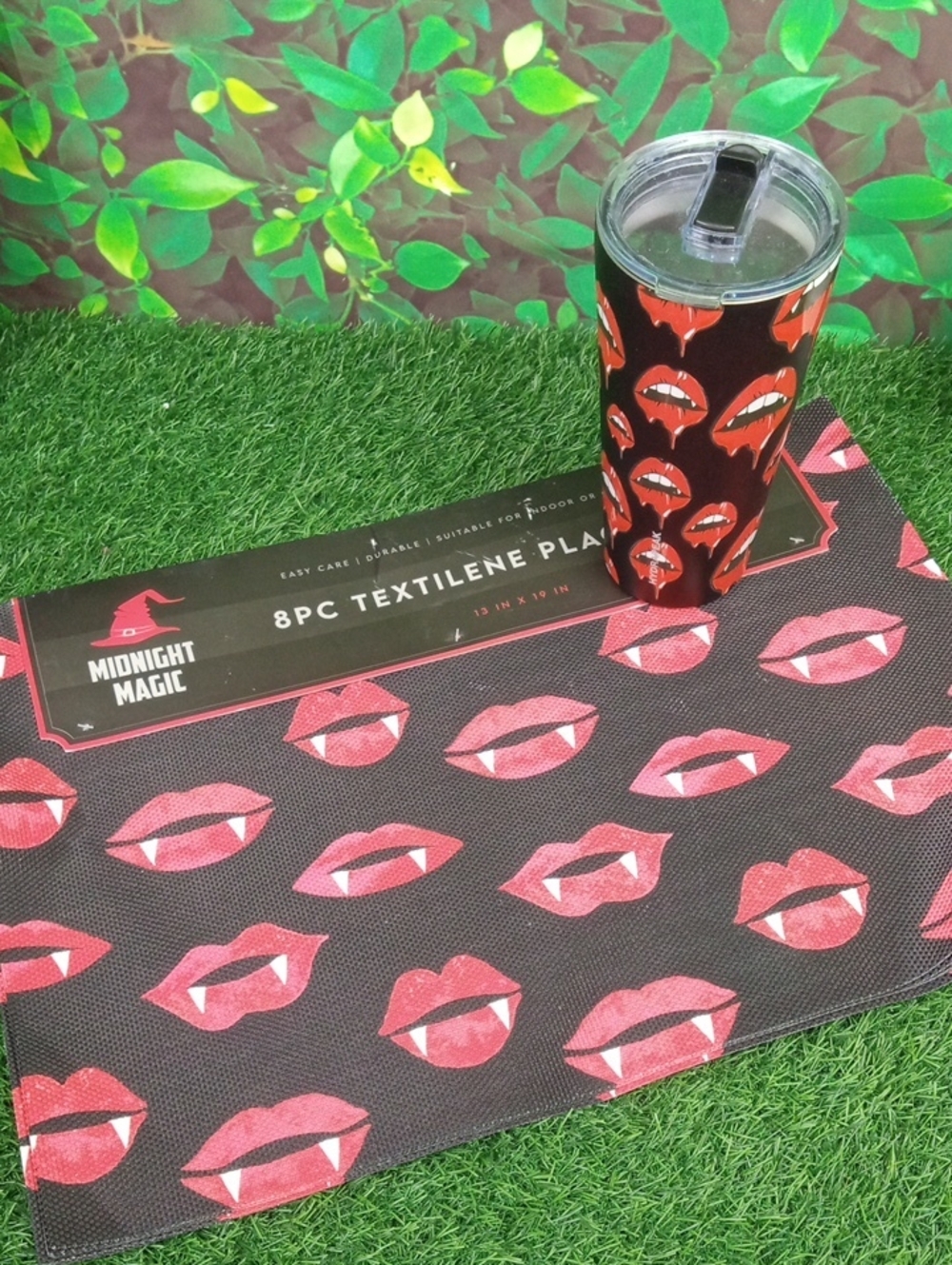 👻 Black & Red Vampire Lips Placemat Set and Tumbler